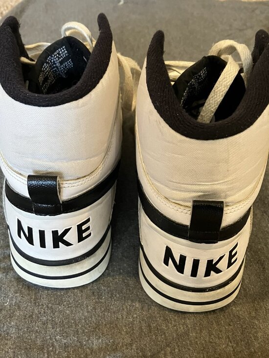 Nike Delta Force Mid Mens Size 11 White Black High Top Sneakers Vintage 2011
